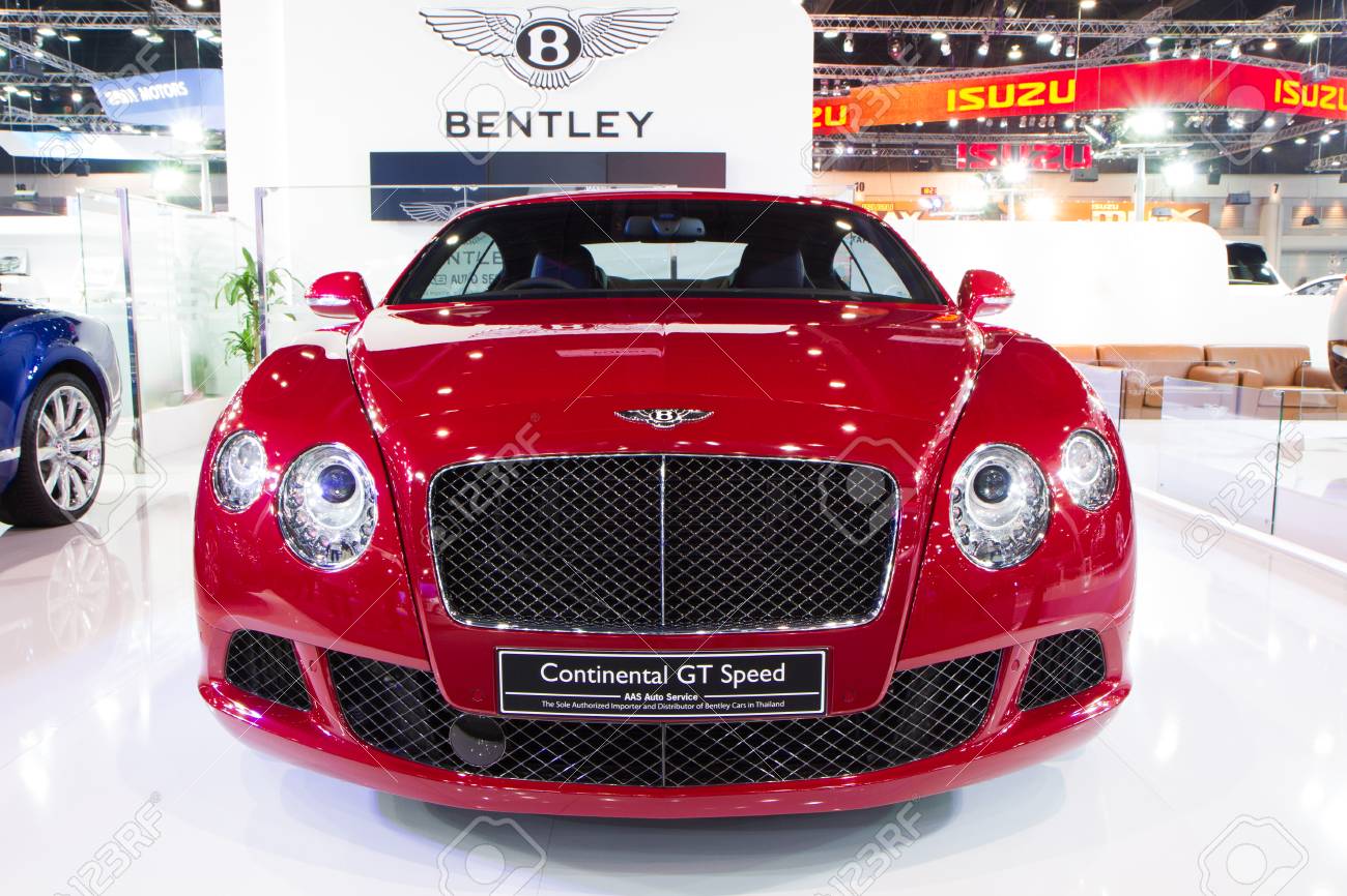 Immagini Stock Nonthaburi 9 Dicembre Bentley La Macchina Nuova Flying Spur Al 30 Thailand International Motor Expo Il 9 Dicembre 13 Nonthaburi Thailandia Image 2435