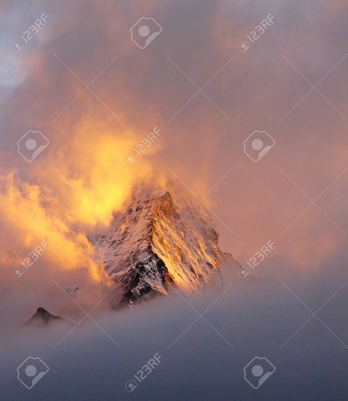 etiam-dictum-ipsum-a-felis