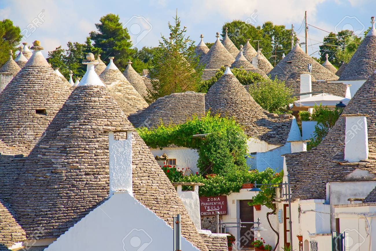 Traditional "Trulli" houses of the Apulia region - 32440285 Traditional "Trulli" houses of the Apulia region - 32440285