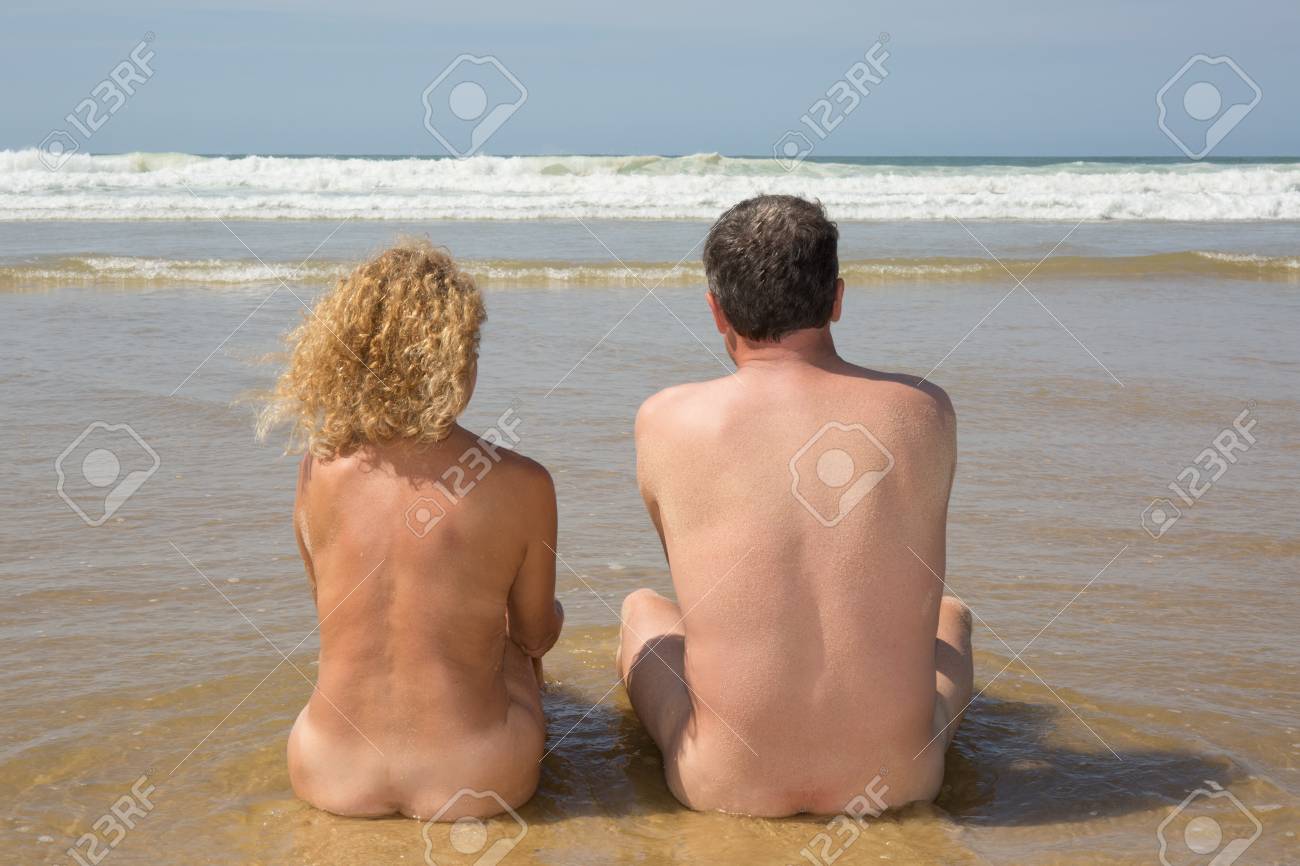 Beach couple nude