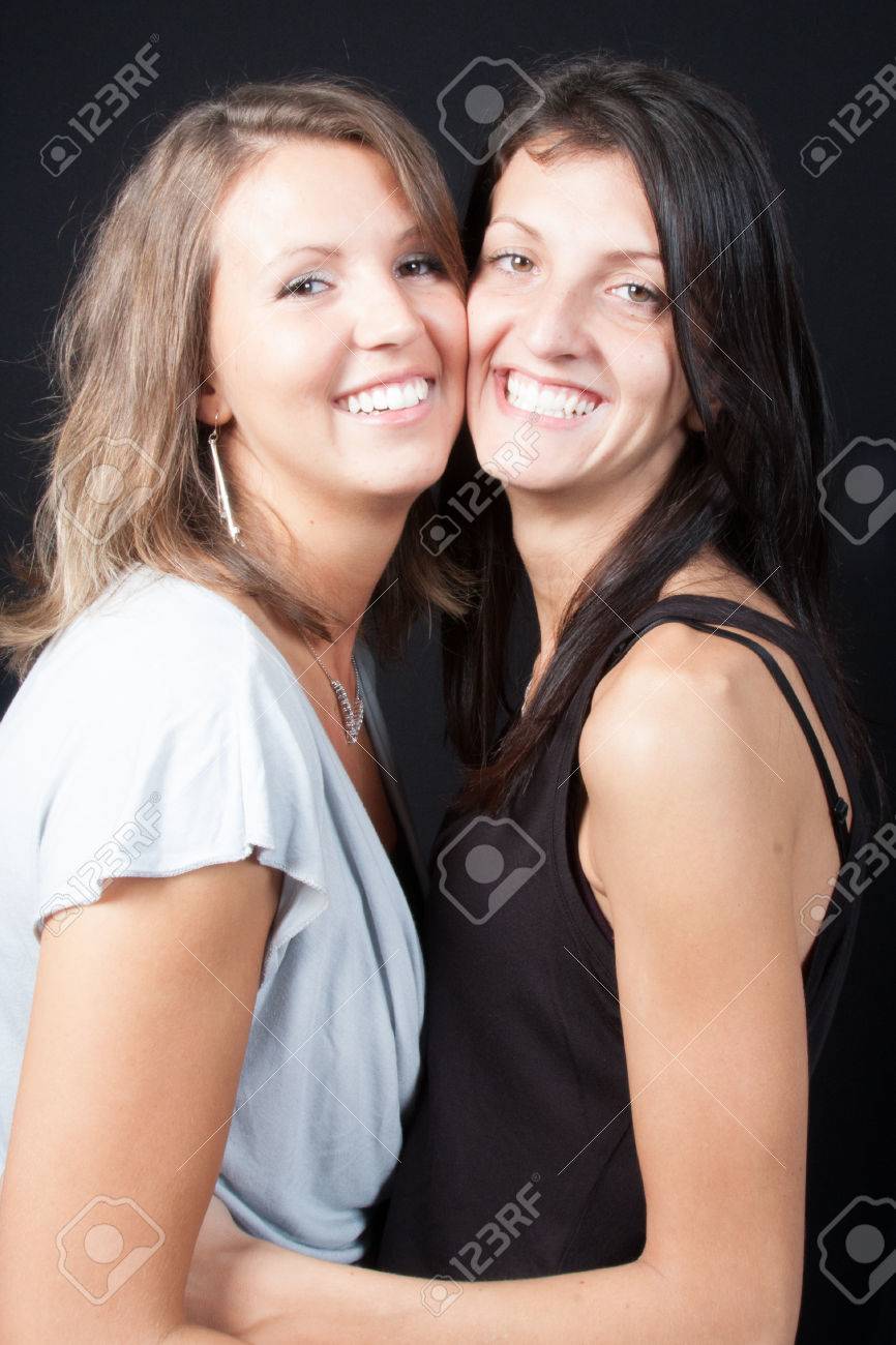 Pareja de lesbianas busca amigas [PUNIQRANDLINE-(au-dating-names.txt) 68