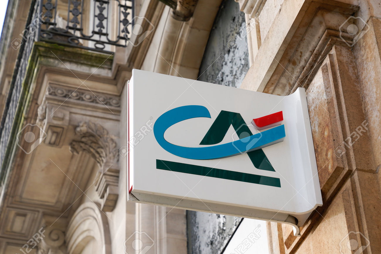 Bordeaux Aquitaine France 12 01 2020 Credit Agricole Logo Ca On Bank Agency Sign On Office Facade Lizenzfreie Fotos Bilder Und Stock Fotografie Image 162152308