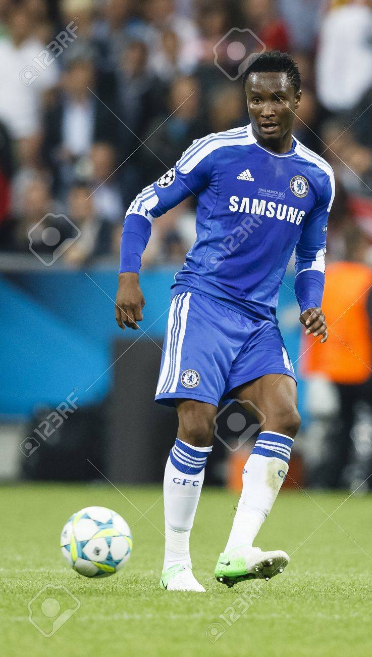 ミュンヘンの 5 月 19 日 ジョン オビ Mikel オブ チェルシー Fc バイエルン ミュンヘン対チェルシー Fc Uefa チャンピオンズ リーグ決勝試合中アリアンツ アリーナで 12 年 5 月 19 日にミュンヘン ドイツ の写真素材 画像素材 Image