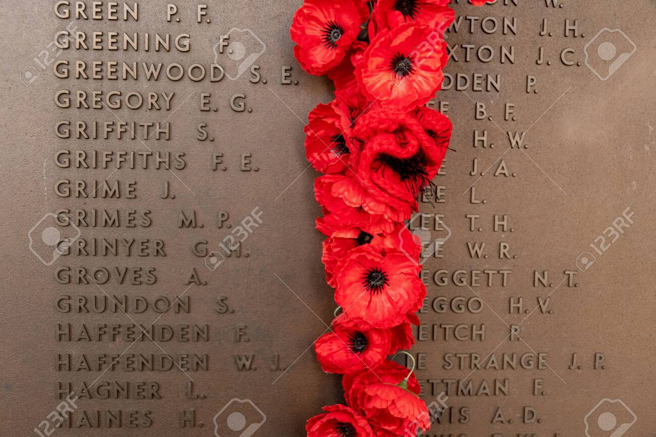 Canberra Act Australia Sept 1 18 Poppy Decoration Next To The Wall Of Fallen Soldiers At The Australian War Memorial Lest We Forget Remembrance Of War Losses Stock Photo Picture