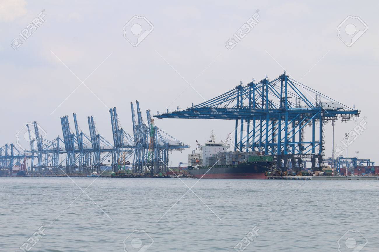 貨物は ノースポート クラン マレーシアでドックの船します の写真素材 画像素材 Image