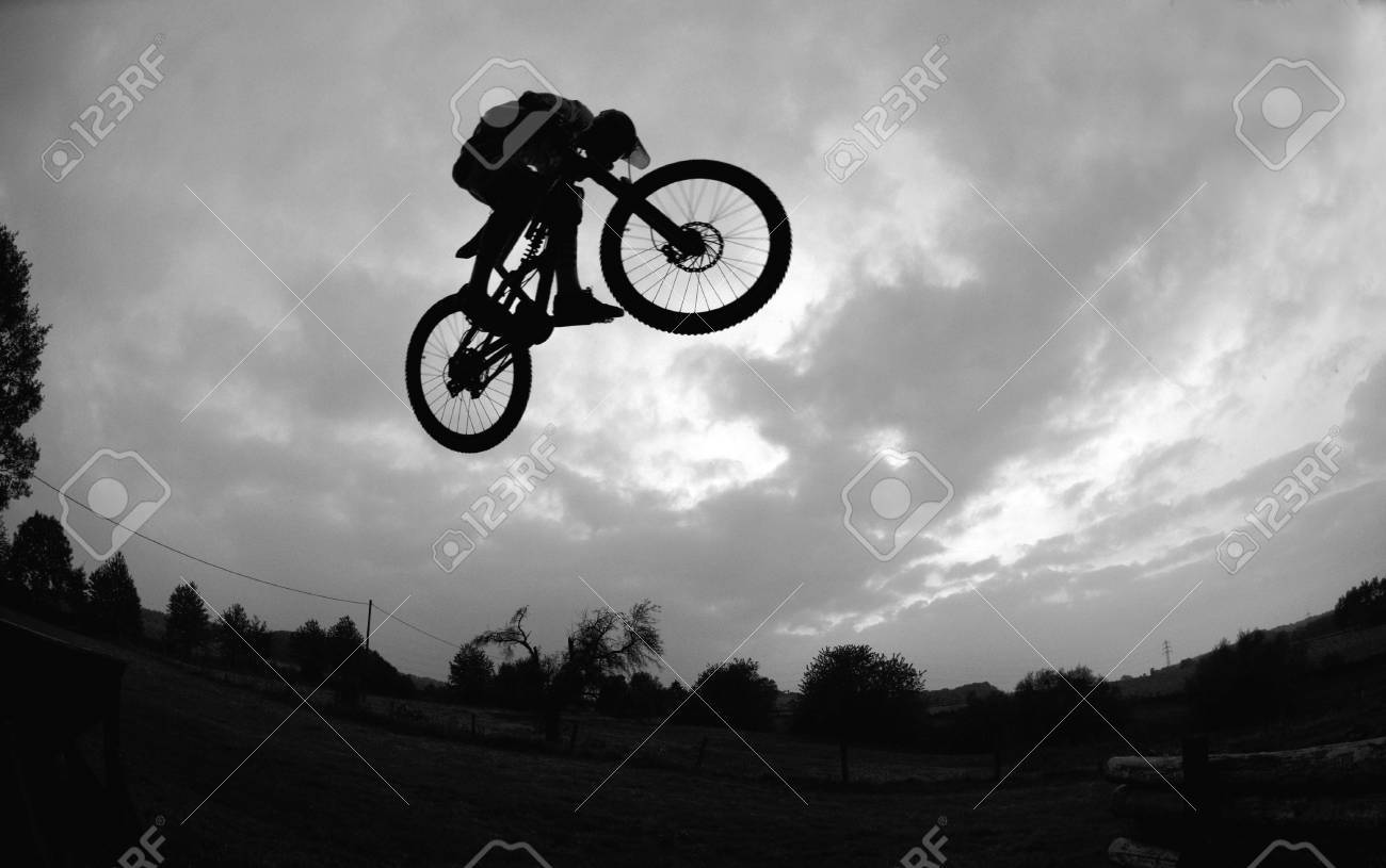 Salto en bicicleta Clearance