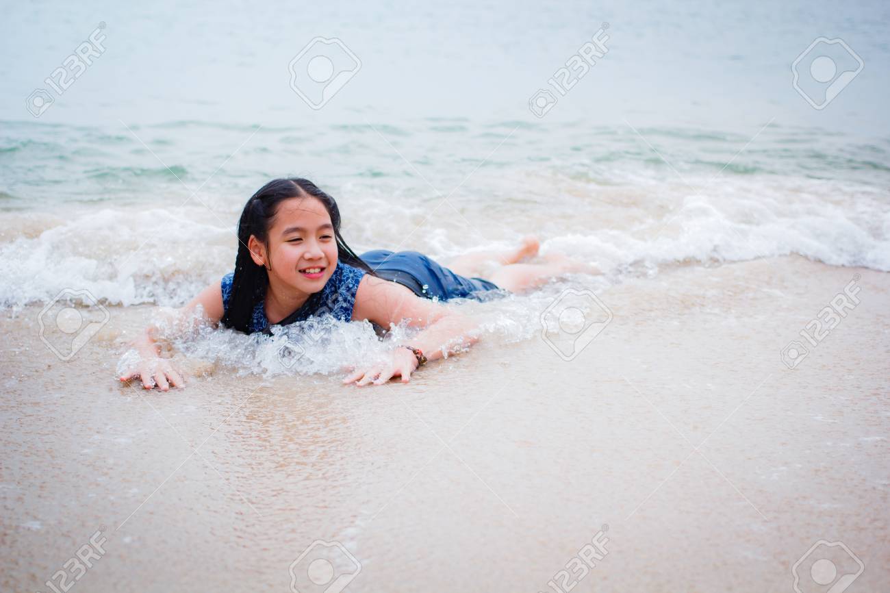 little thai girl swim 