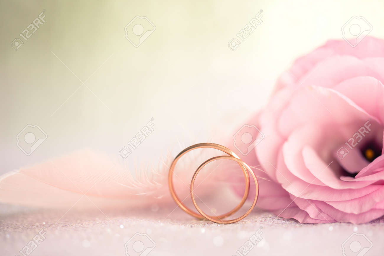Gentle Hochzeit Hintergrund Mit Ringen Und Schoner Blumen Retro Stil Getonten Lizenzfreie Fotos Bilder Und Stock Fotografie Image Gentle Hochzeit Hintergrund Mit Ringen Und Schoner Blumen Retro Stil Getonten Lizenzfreie Fotos Bilder Und Stock Fotografie Image