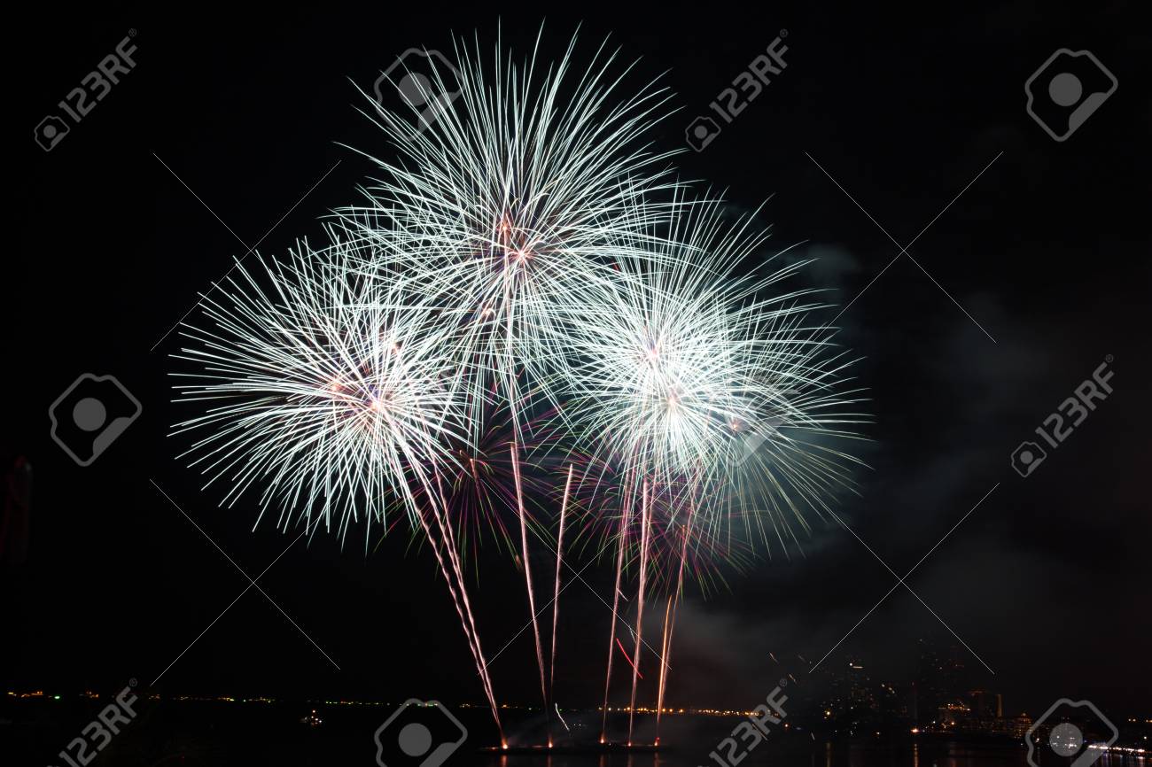 パタヤ タイ 14 年花火大会 の写真素材 画像素材 Image