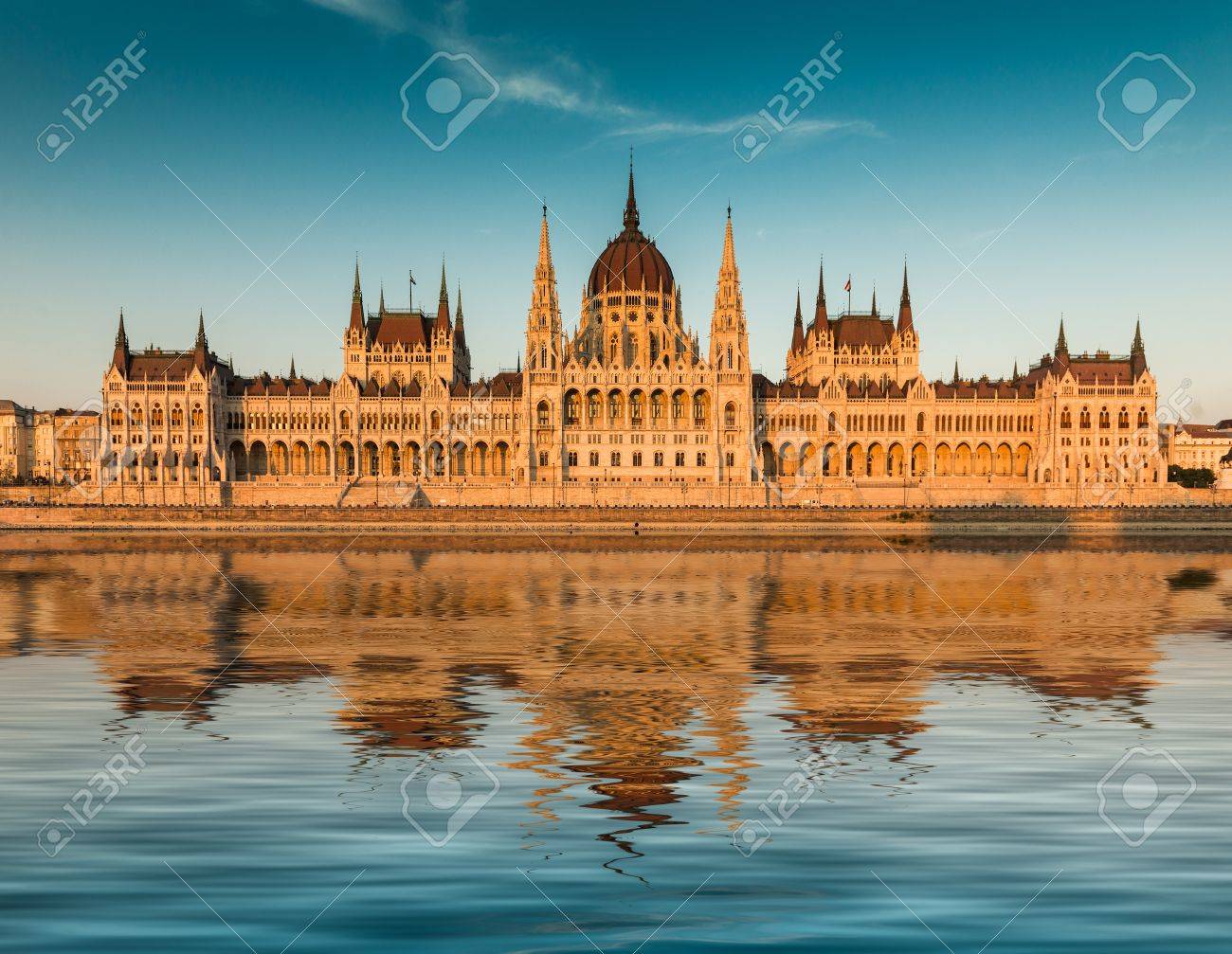 Budapest parliament at the sunset. Front view - 43286912 Budapest parliament at the sunset. Front view - 43286912