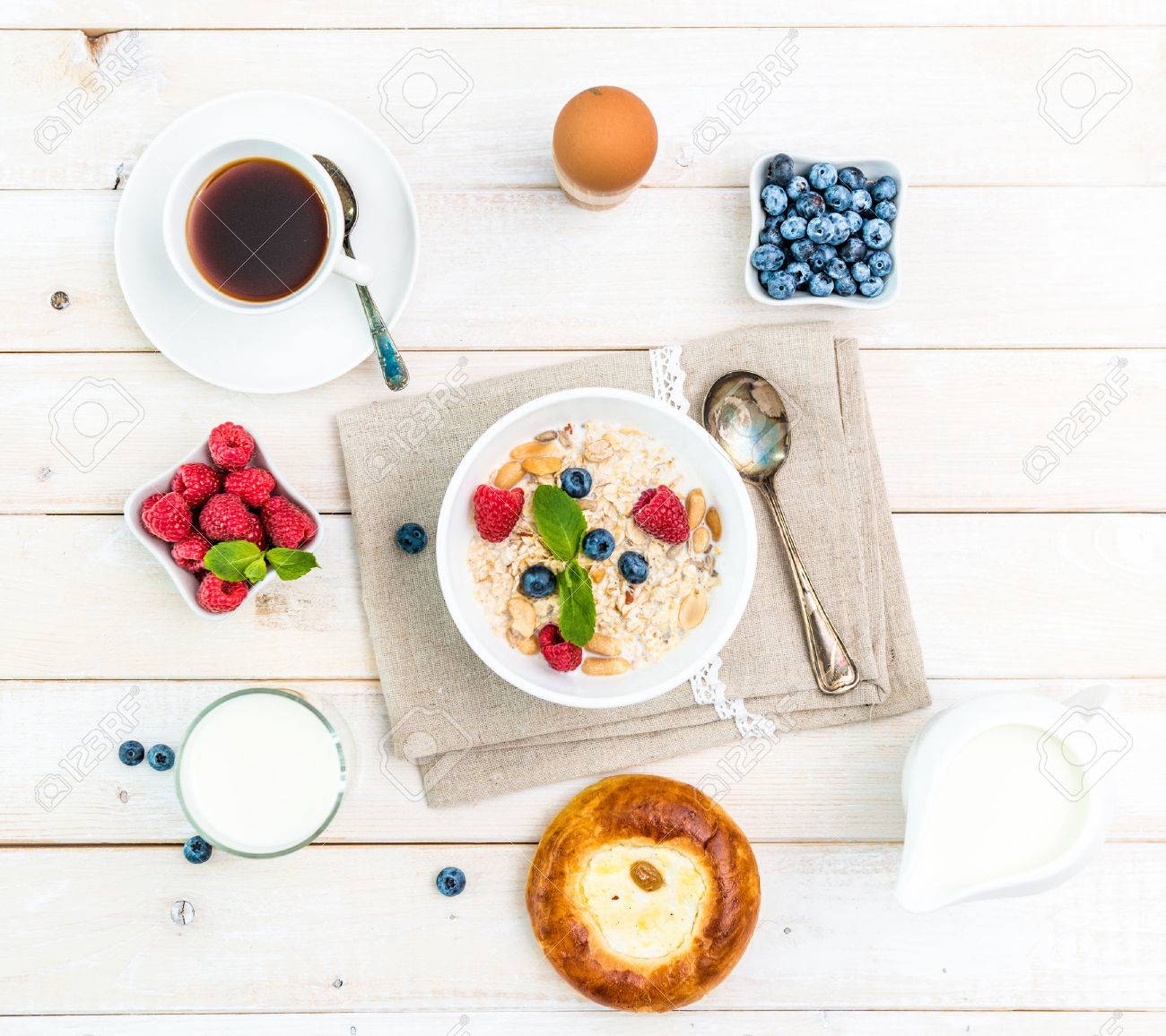 healthy fitness breakfast with muesli and berries - 45297383 healthy fitness breakfast with muesli and berries - 45297383