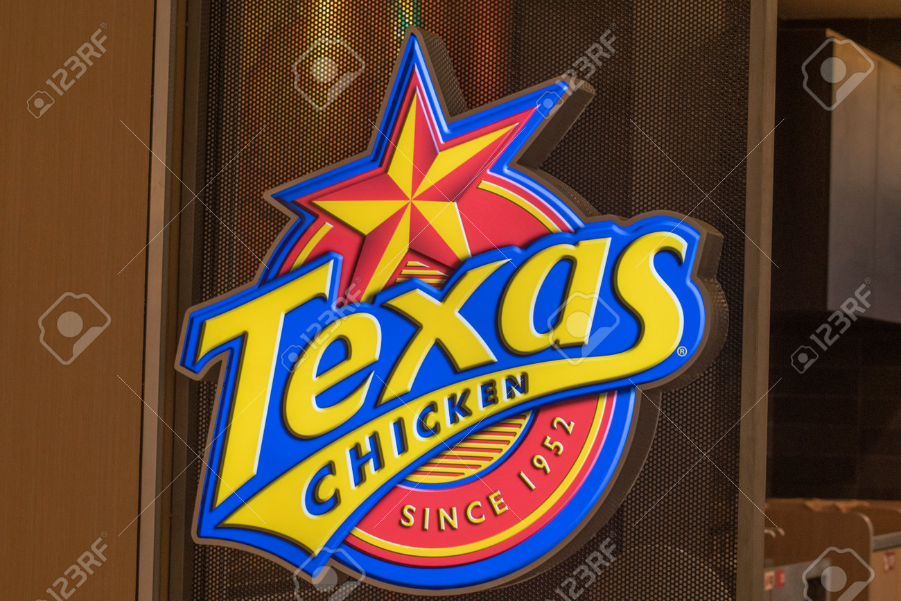 マレーシア、ジョホールバル- 2023年2月3日-  マレーシアのジョホールバルにあるテキサスチキンレストランのロゴ。テキサスチキンは、フライドチキンを専門とするアメリカのファーストフードレストランチェーンです。の写真素材・画像素材  Image 200112649