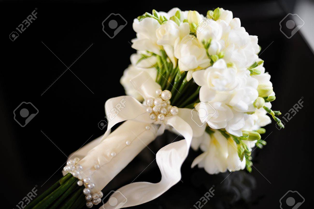 Decoration De Mariage Bouquet De Mariage Belle De Fleurs Blanches Banque D Images Et Photos Libres De Droits Image 18513980