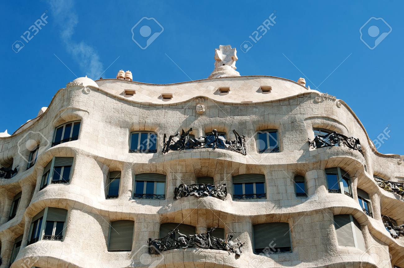 バルセロナ スペイン ヨーロッパ カサ ミラ ラ ペドレラ 建築家アントニ ガウディ設計 の写真素材 画像素材 Image