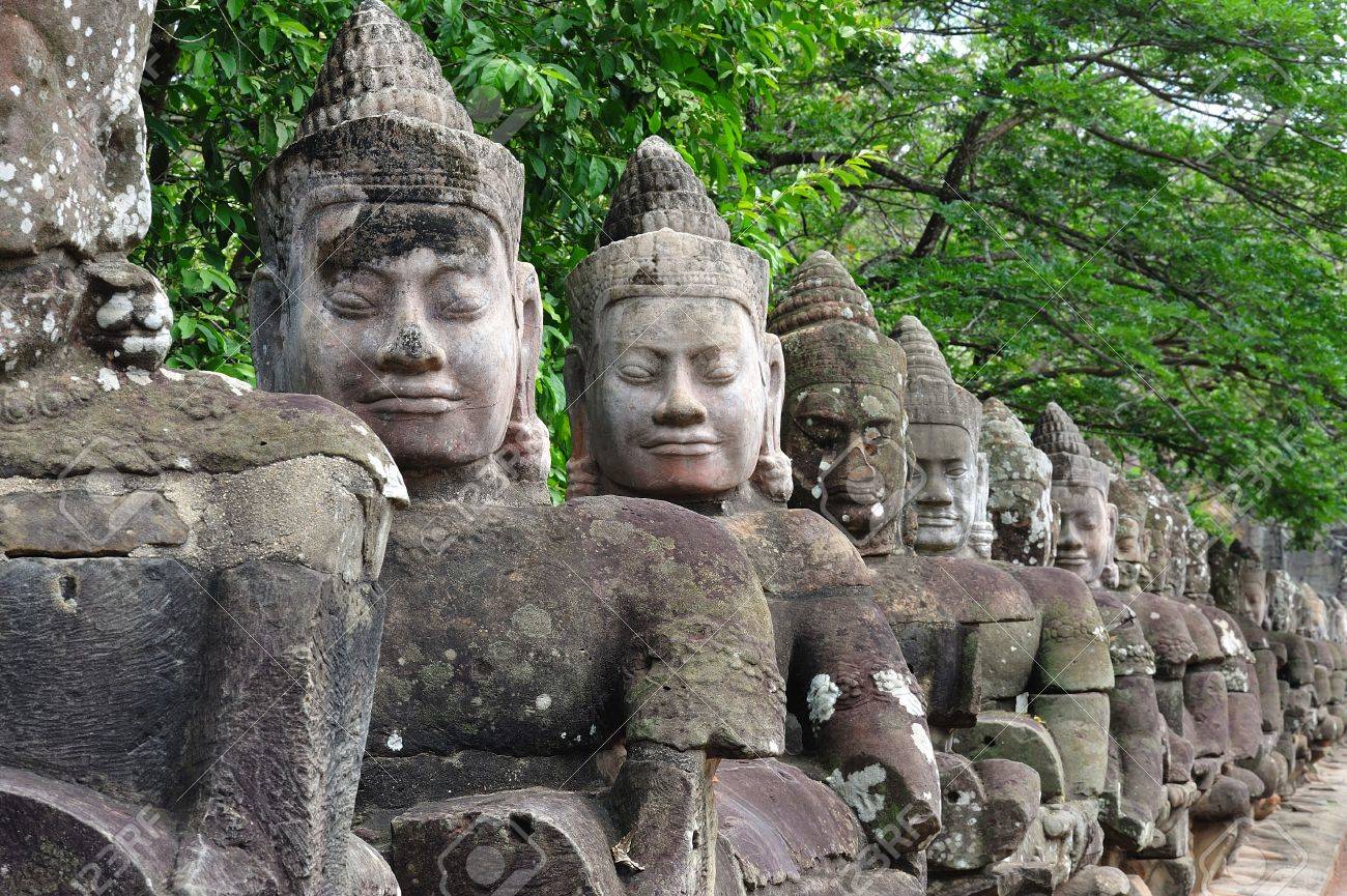 ジャヤヴァルマン 7 世とジャヤーヴァルマン 8 世 (13 世紀) の統治の