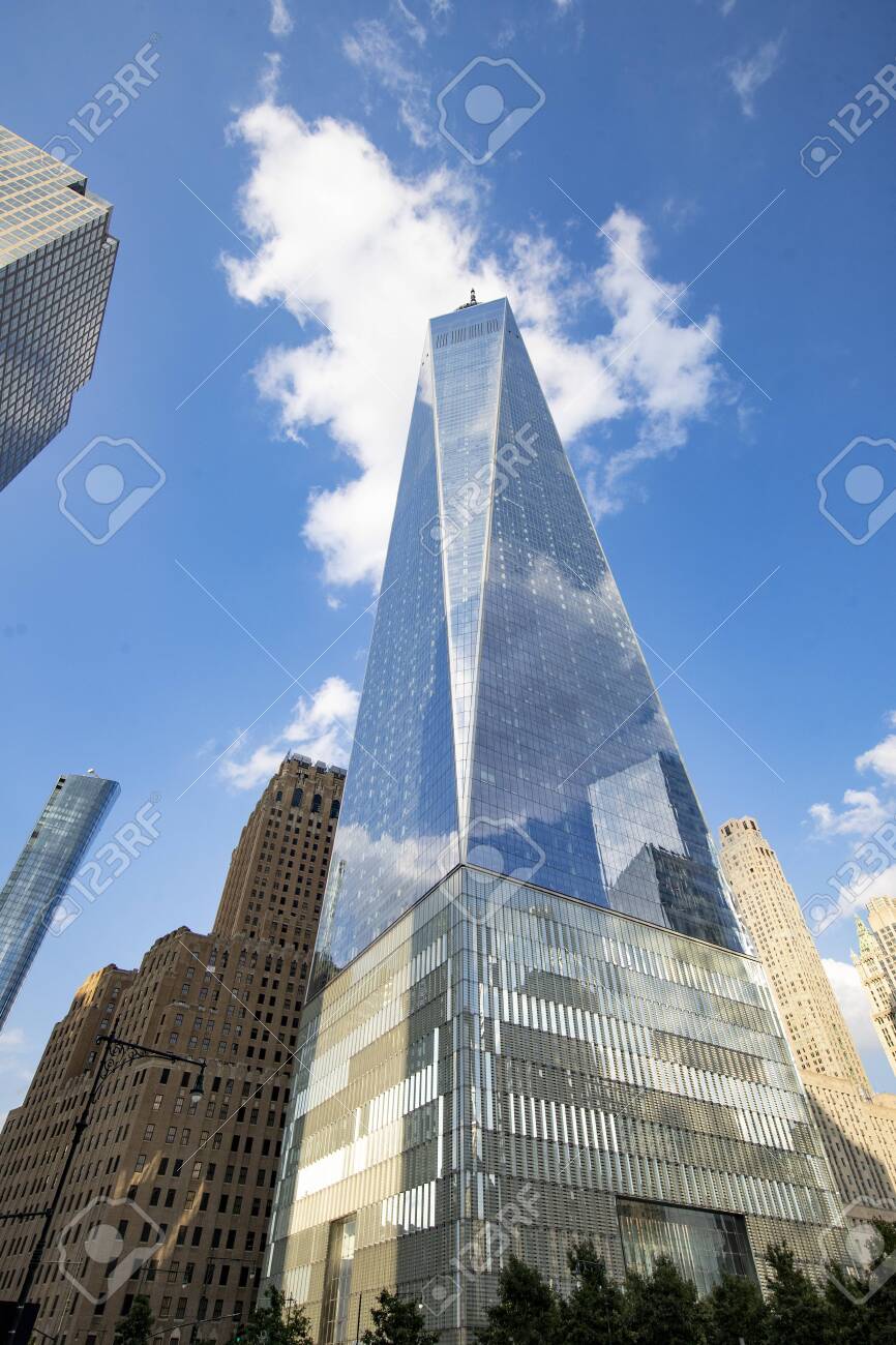맨하탄의 원 월드 트레이드 센터. 로열티 무료 사진, 그림, 이미지 그리고 스톡포토그래피. Image 135435872