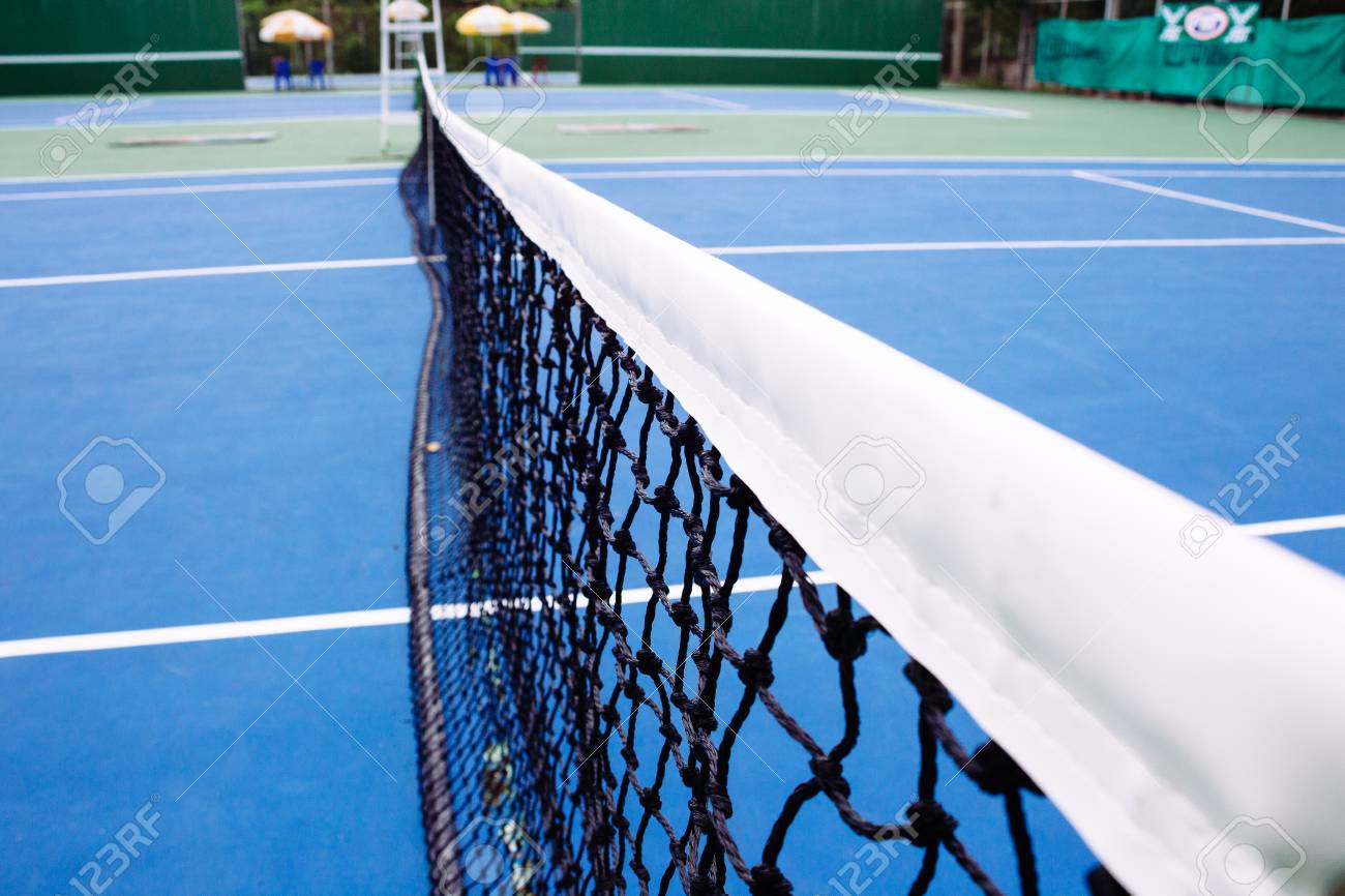 青し 緑のテニス コート表面 テニス ボール フィールドで の写真素材 画像素材 Image