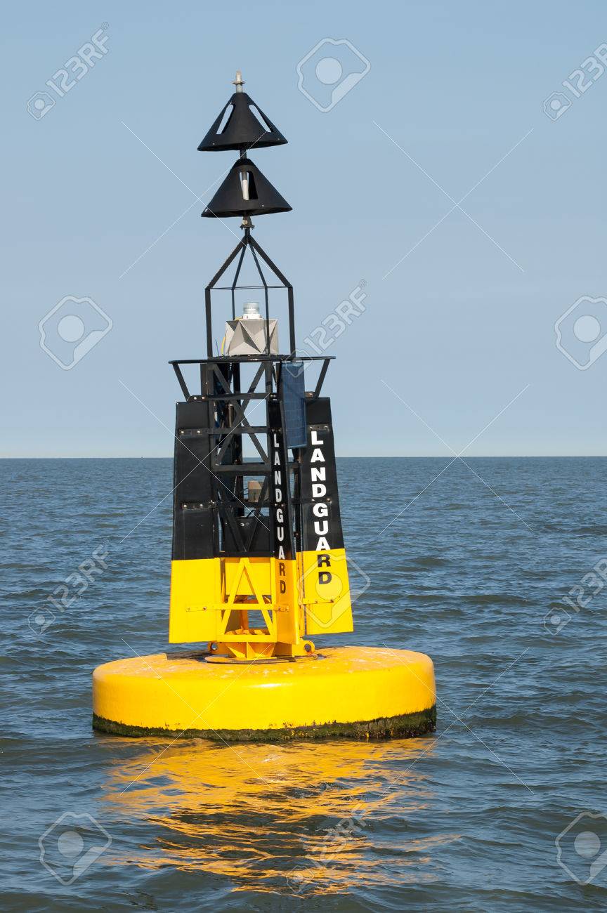 北海ハリッジ 英国に近い英語東海岸沖に浮かぶ Landguard 北枢機卿マーク の写真素材 画像素材 Image