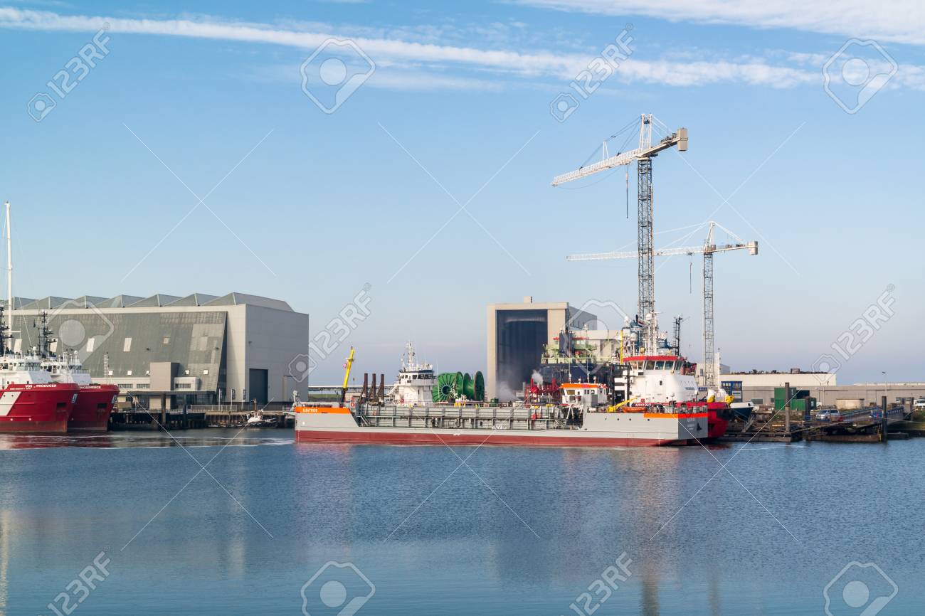 ハーリンジェン工業港 フリースラント州 オランダの船 の写真素材 画像素材 Image