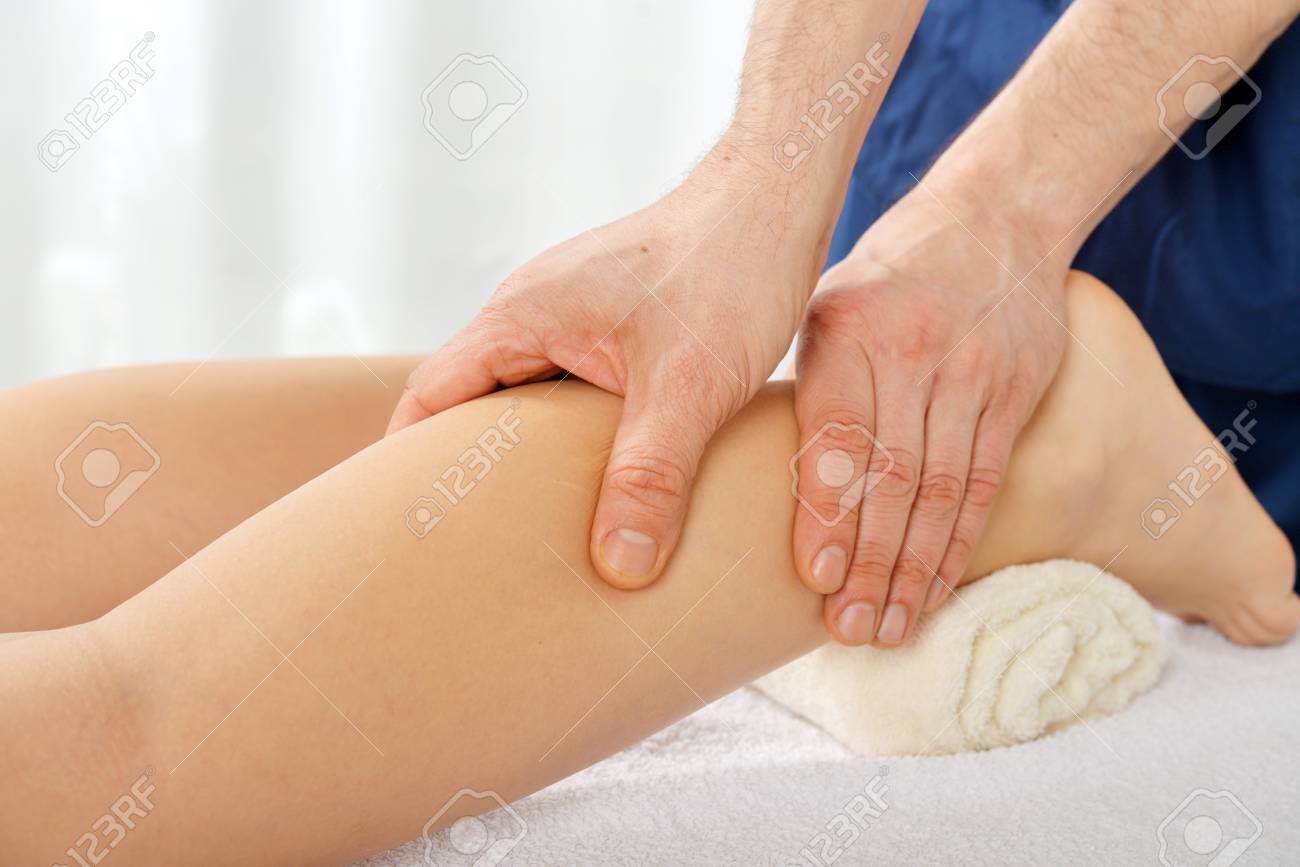 Женский массаж. Мачеха согласилась на массаж. Сами мачеха массаж. Фэмили строкес мачеха. Тайский массаж мужчины мужчинам.