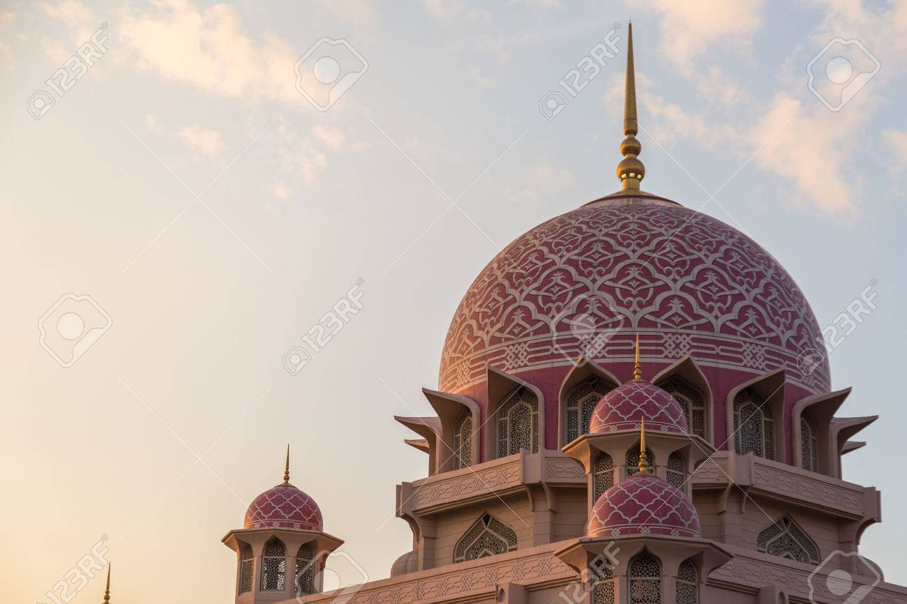 Putra mosque in putrajaya Malaysia - 40602306 Putra mosque in putrajaya Malaysia - 40602306