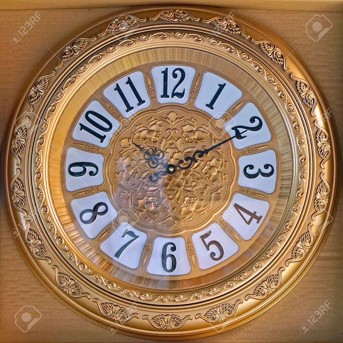 Reloj de pared de oro grabado de plástico grande Reloj de pared de oro grabado de plástico grande