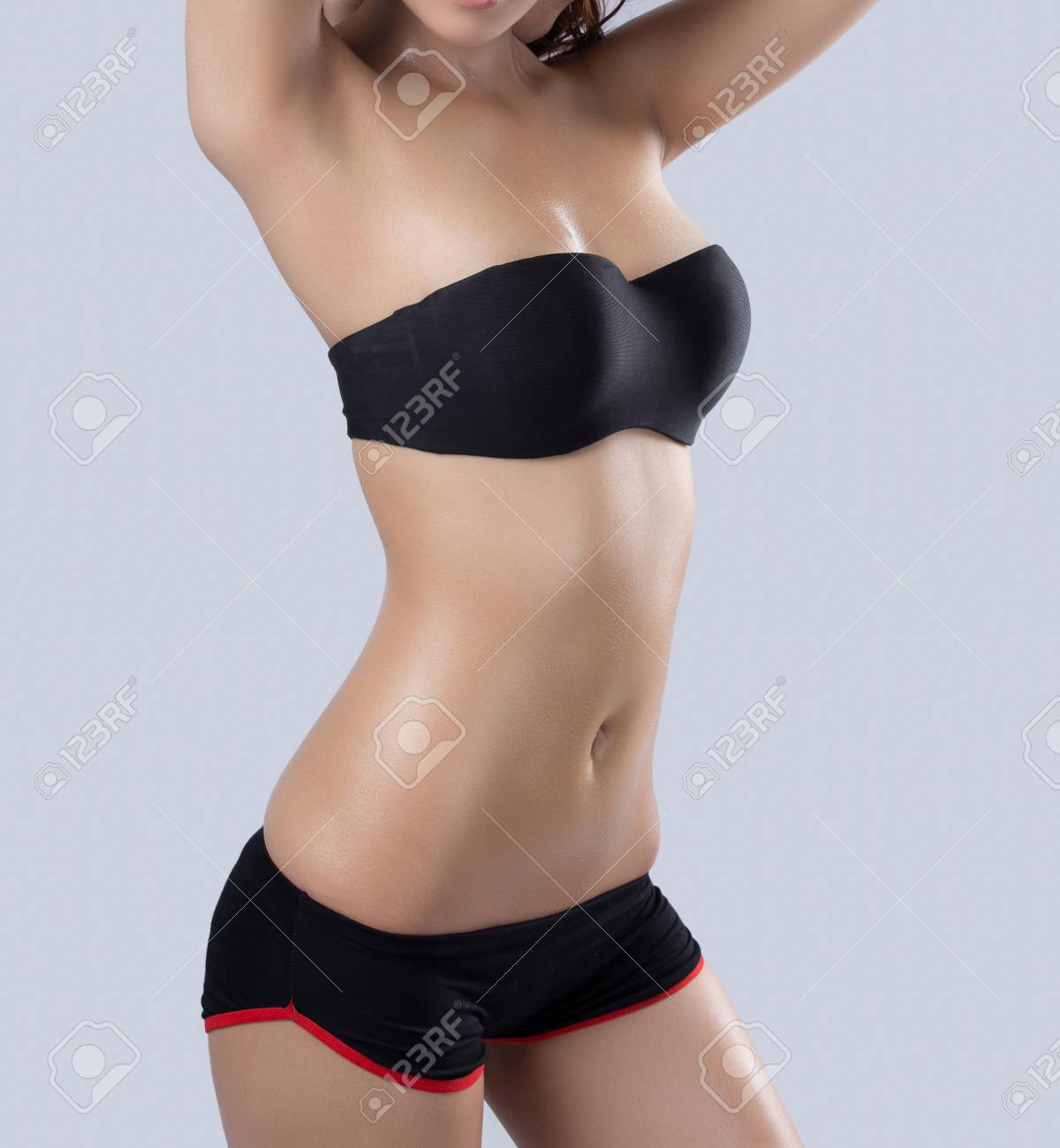スタジオで女性の美しい体 の写真素材 画像素材 Image スタジオで女性の美しい体 の写真素材 画像素材 Image