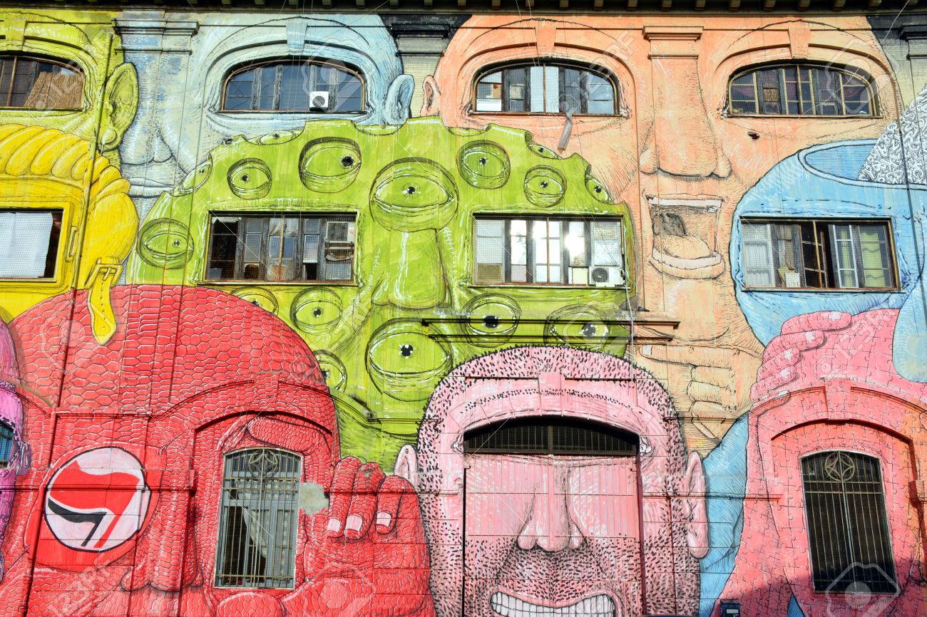 ストリート アートとローマ オスティエンセ駅で落書き地区イタリア の写真素材 画像素材 Image