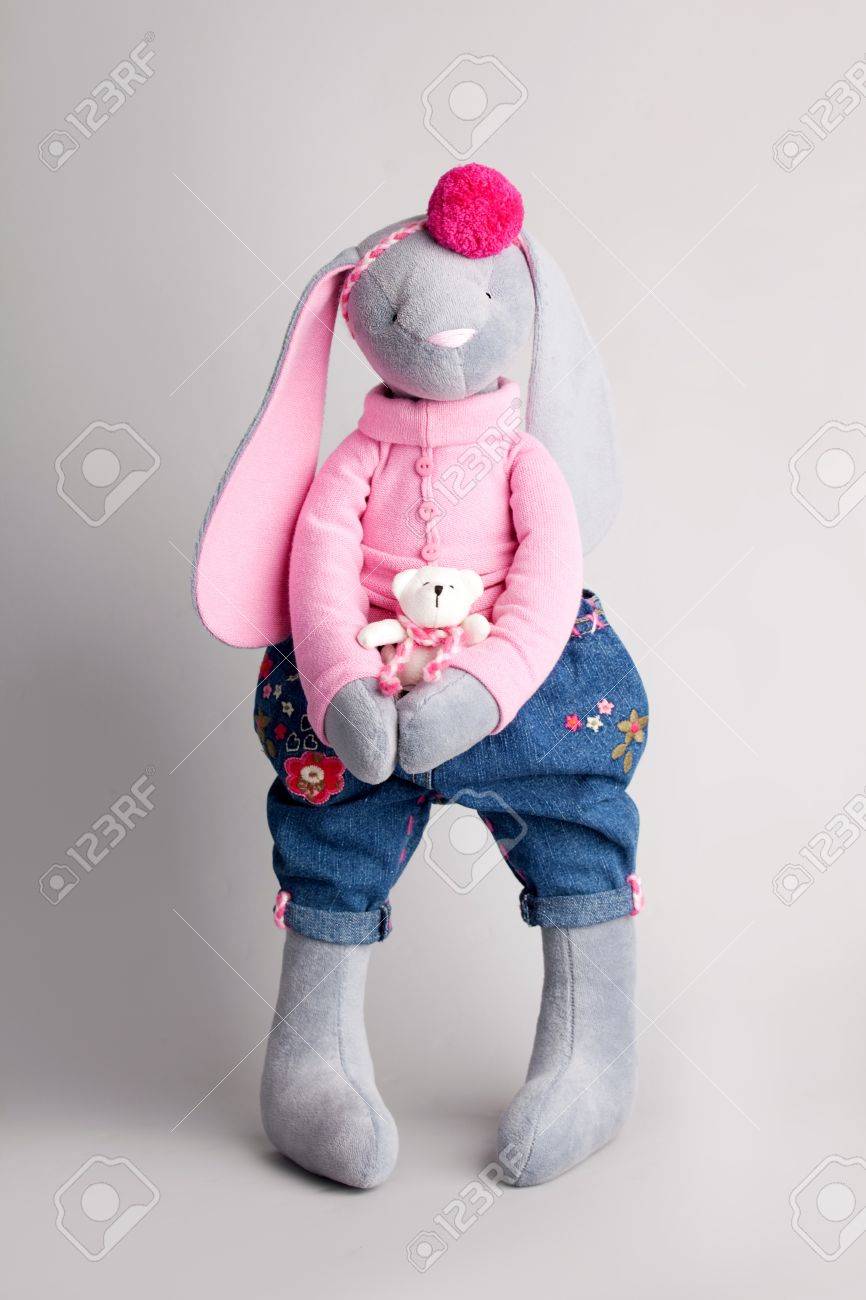 ぬいぐるみのウサギ 手仕事 の写真素材 画像素材 Image