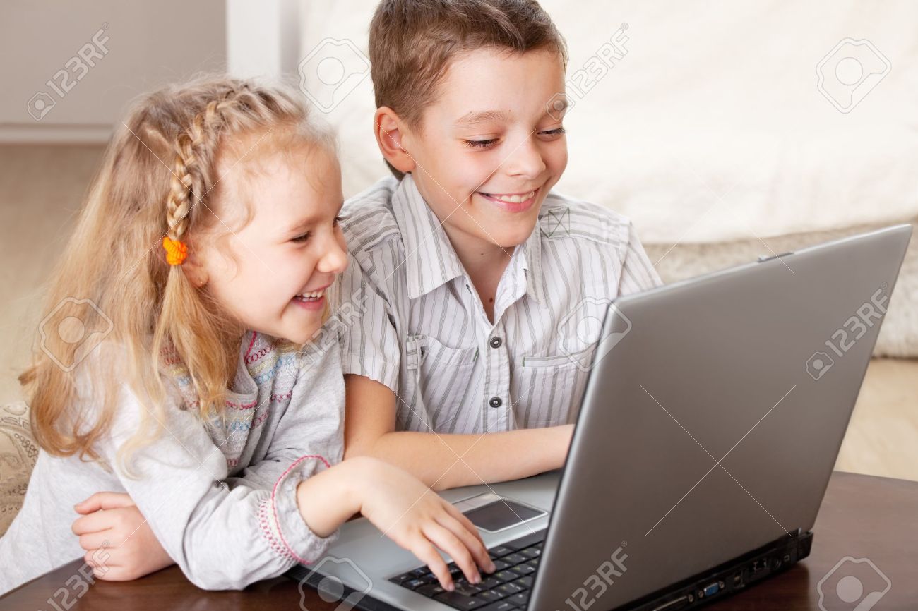 children playing computer