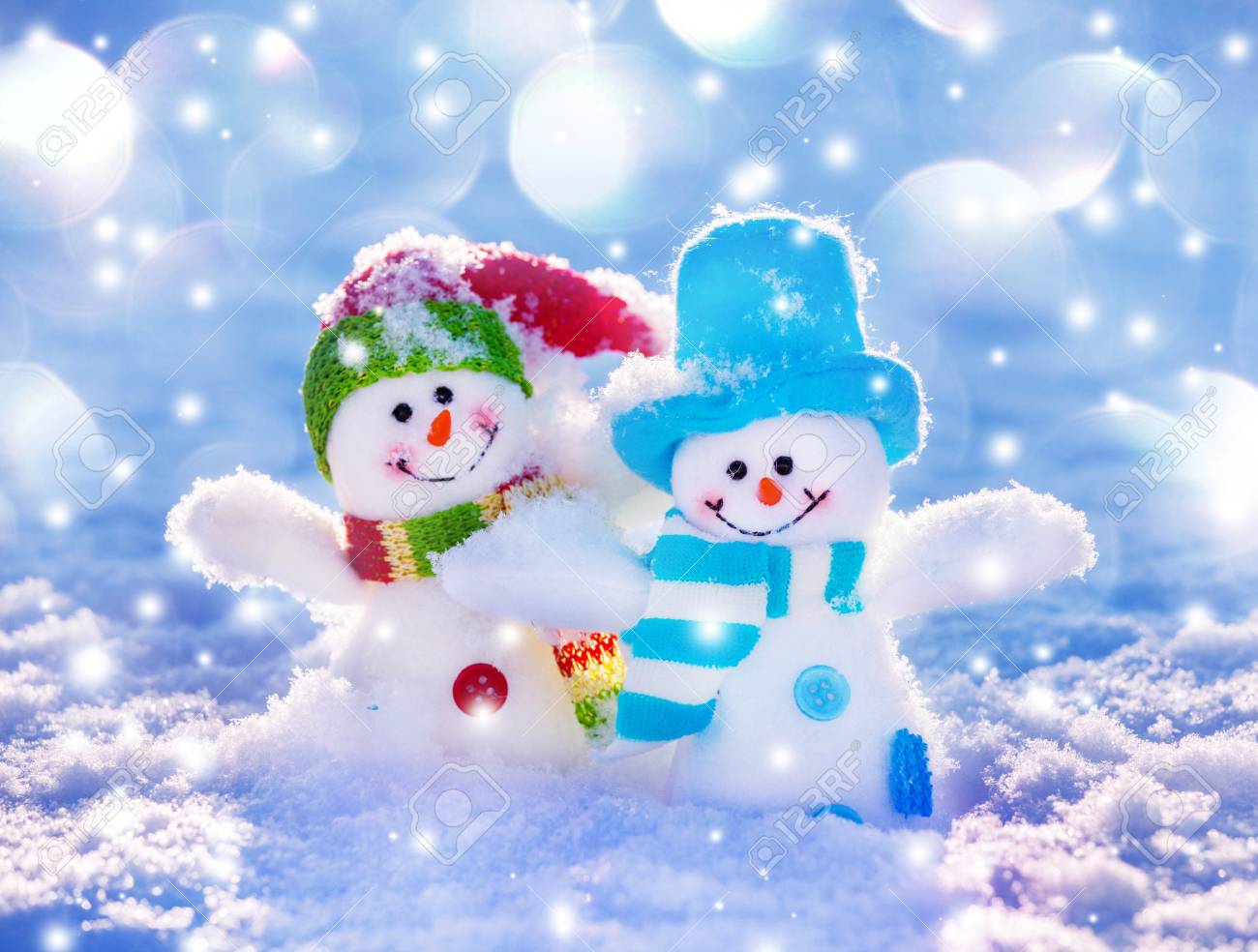 雪で雪だるま クリスマスの装飾 の写真素材 画像素材 Image 雪で雪だるま クリスマスの装飾 の写真素材 画像素材 Image