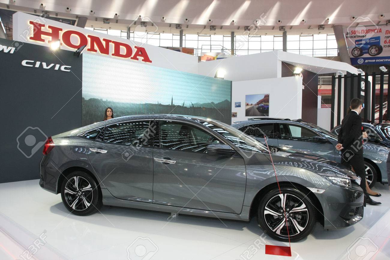 ベオグラード セルビア 3 月 29 17 ホンダ シビック 4 D 1 5 53 国際ベオグラード車で Mt エグゼクティブを表示します の写真素材 画像素材 Image