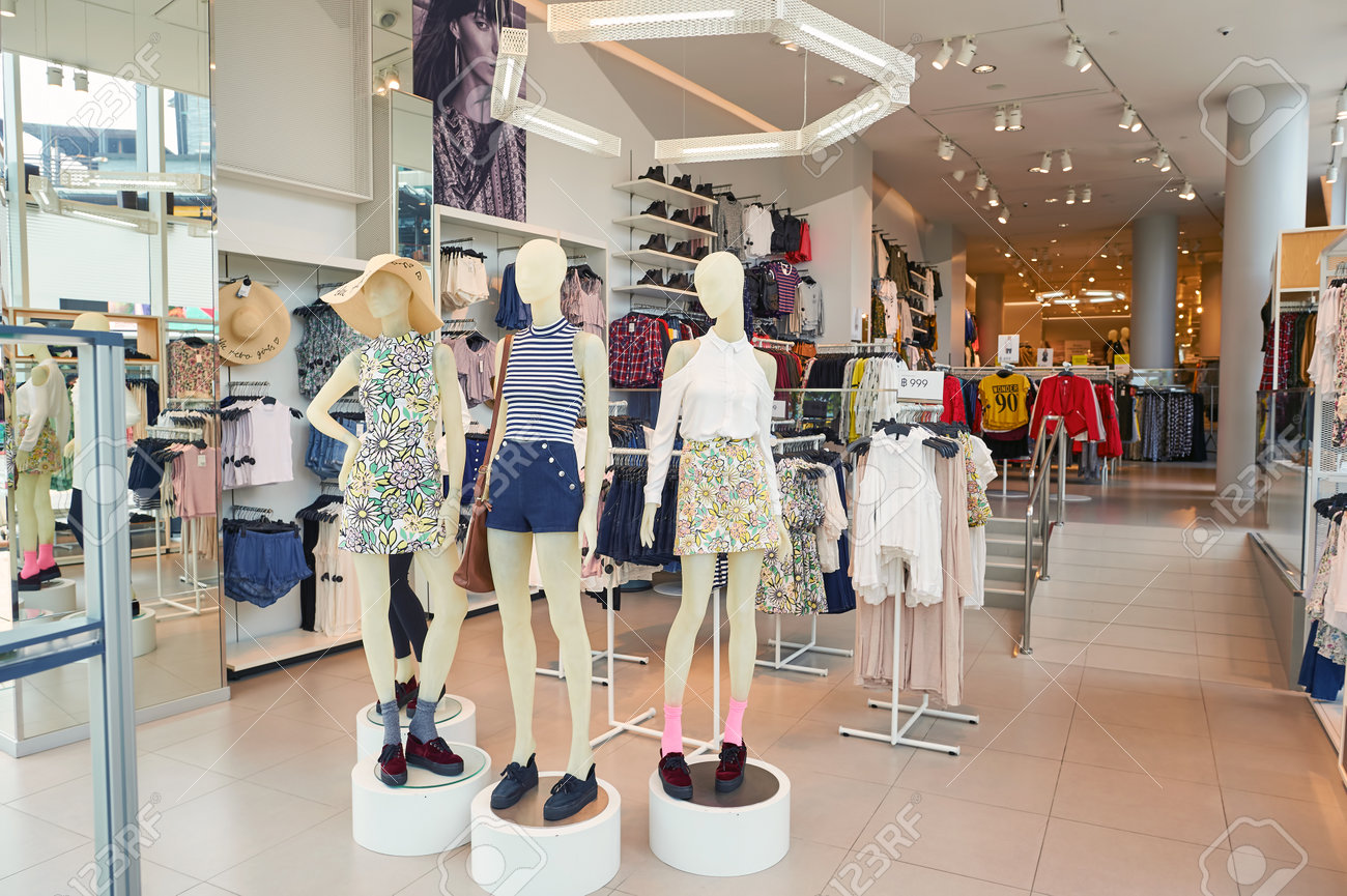 Centre Commercial Boutique Vetement Luxe Magasin Vetement Connu