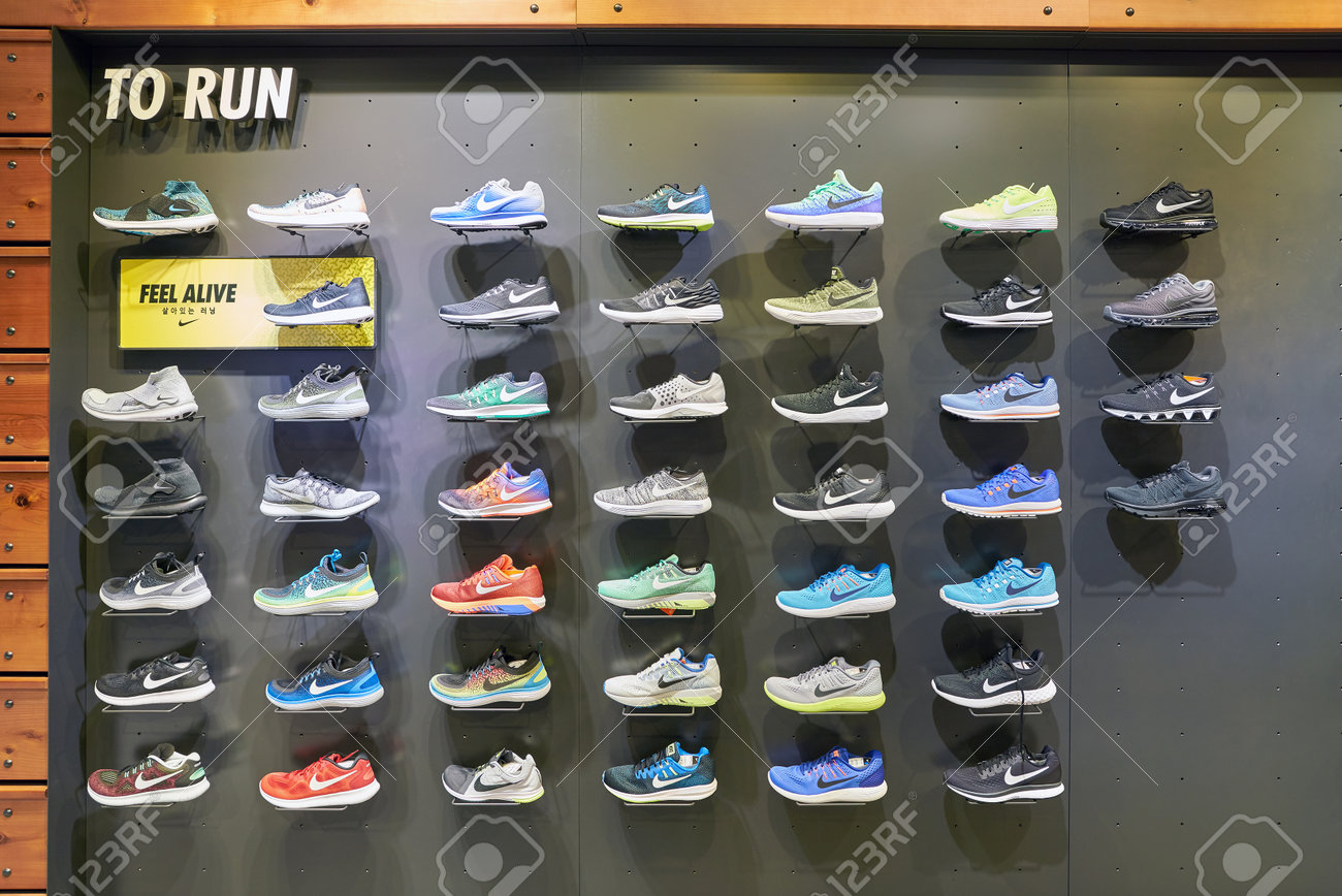 nike store twitter link