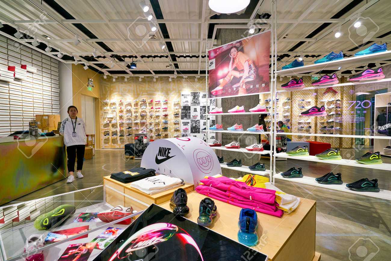 nike store interior design