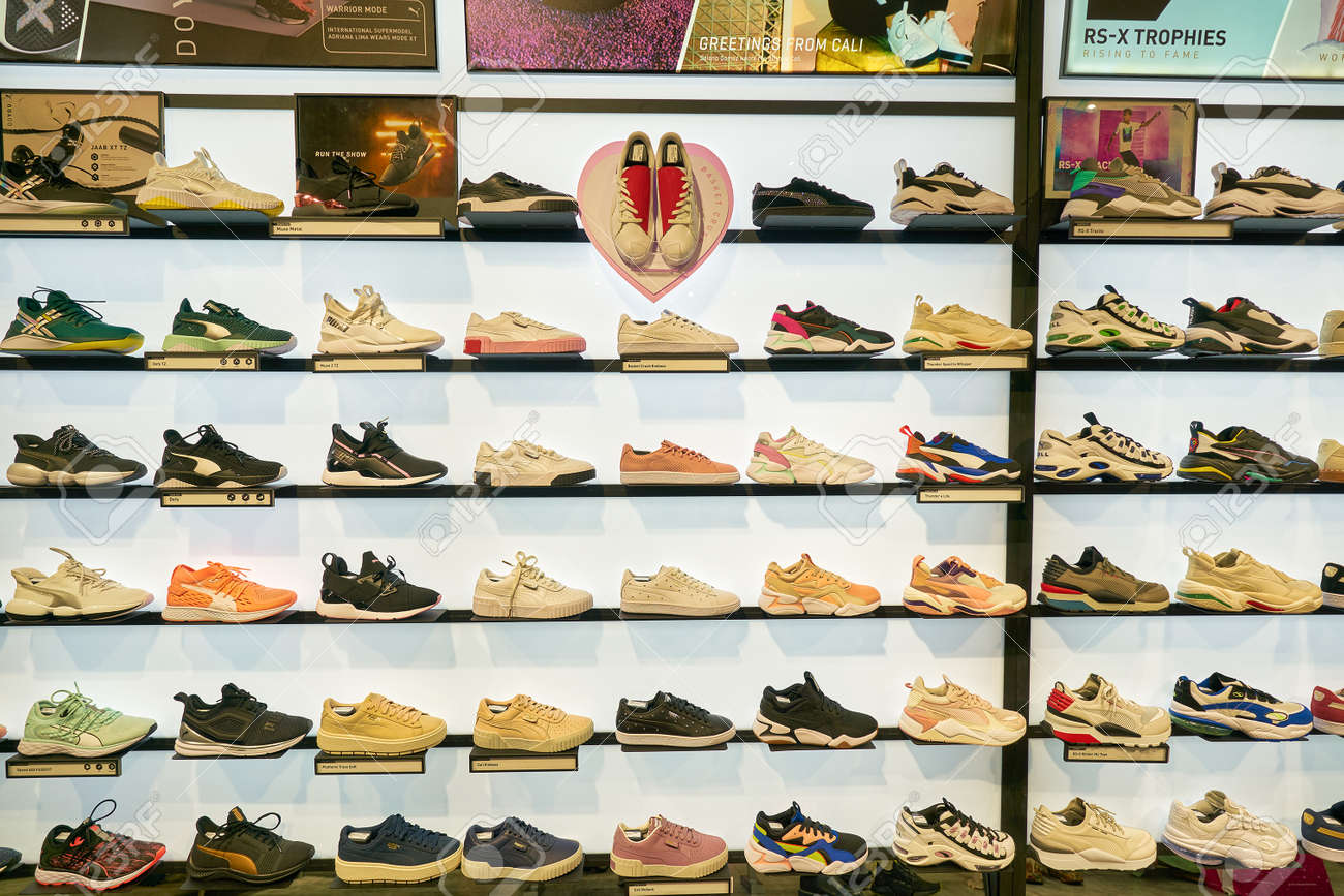 puma store display