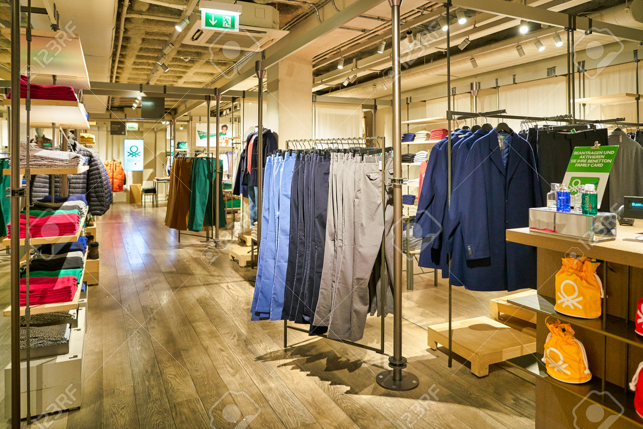 Darse prisa raro Detallado BERLIN, GERMANY - CIRCA SEPTEMBER, 2019: Interior Shot Of United.. Stock Photo, Picture And Royalty Free Image. Image 150571772. Darse prisa raro Detallado BERLIN, GERMANY - CIRCA SEPTEMBER, 2019: Interior Shot Of United.. Stock Photo, Picture And Royalty Free Image. Image 150571772.