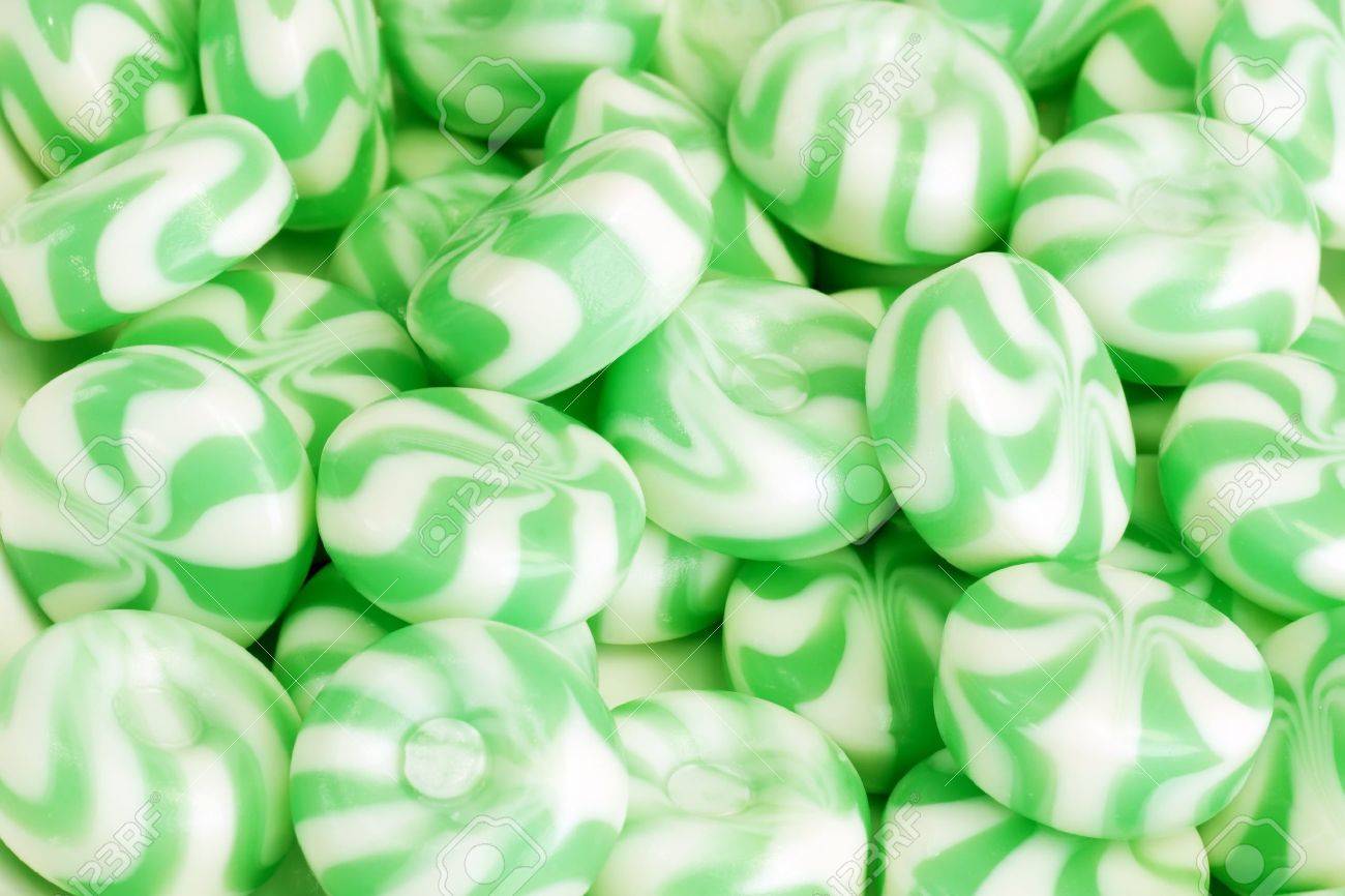 4066964-green-peppermint-candy-as-backgr