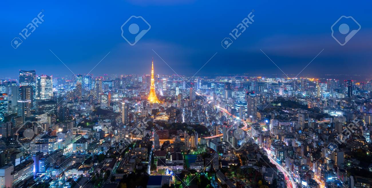 東京タワーと東京都市の景観夜景六本木ヒルズから東京のパノラマ ビュー の写真素材 画像素材 Image