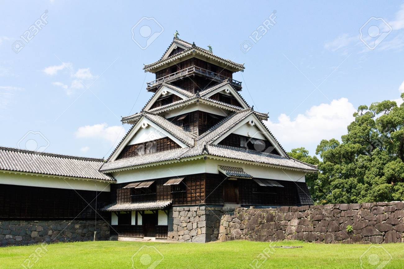熊本 日本 14 年 5 月 2 日 熊本城は丘の上の日本の城熊本県熊本市中央区に位置しています それは大きく 非常によく要塞城だった 天守は 1960 年に建造され コンクリートの再建です の写真素材 画像素材 Image 熊本 日本 14 年 5 月 2 日 熊本城は丘の上の日本の城熊本県熊本市中央区に位置しています それは大きく 非常によく要塞城だった 天守は 1960 年に建造され コンクリートの再建です の写真素材 画像素材 Image