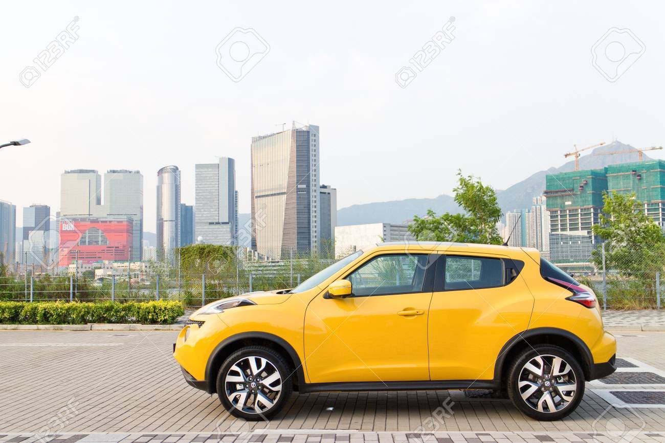 Hong Kong 中国 14 年 10 月 9 日 Hong Kong で 14 年 10 月 9 日に日産ジューク 1 2 掘るターボ 14年テストのドライブ の写真素材 画像素材 Image