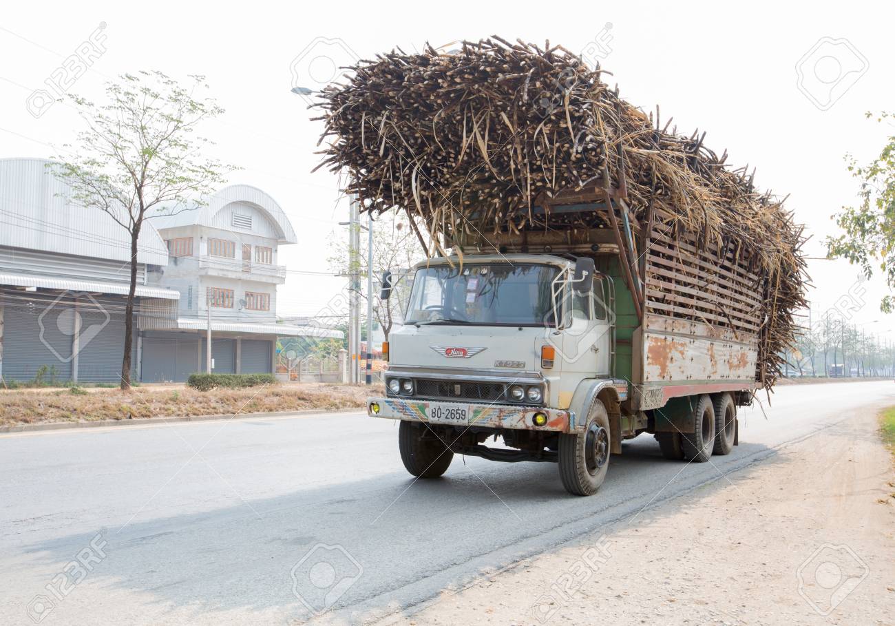Phrae, Thailand - February 20, 2016: Old Truck Is Transporting Sugar Cane  To The Factory On February 20, 2016 At Phrae Province, Thailand Stock  Photo, Picture And Royalty Free Image. Image 54692767.