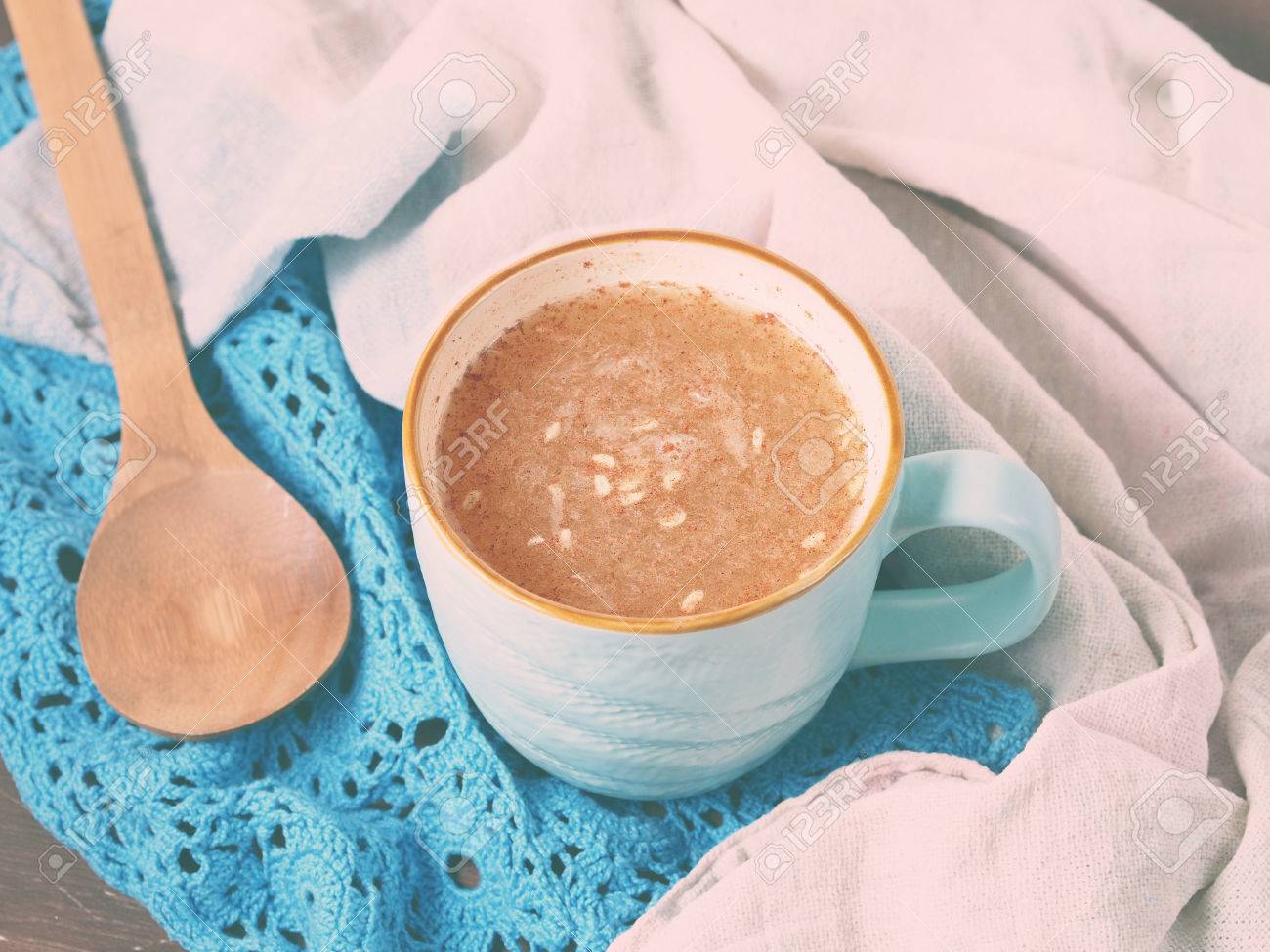 agua tibia con limon canela y miel agua tibia con limon canela y miel