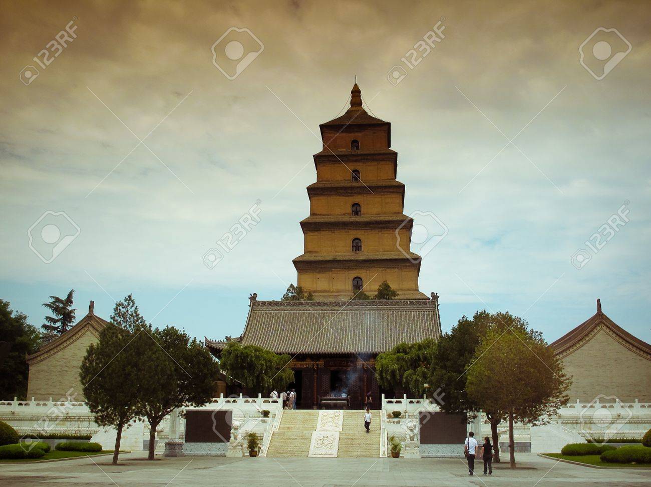 Giant Wild Goose Pagoda - Buddhist pagoda in Xian, China. - 9509682 Giant Wild Goose Pagoda - Buddhist pagoda in Xian, China. - 9509682