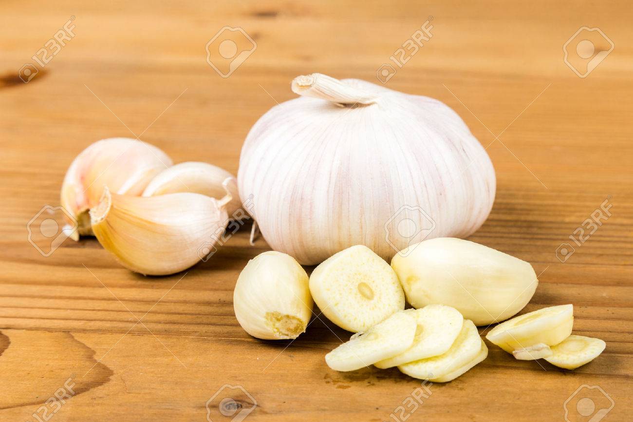 How to Peel a Garlic Clove images How to Peel a Garlic Clove pics