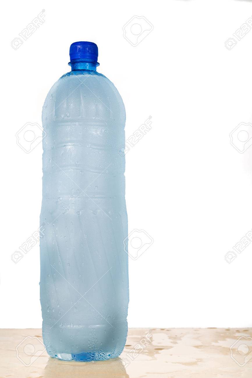 Einfrieren Wasser In Pet Plastikflasche Bieten Erfrischende Getranke Sondern Als Eine Ungesunde Praxis Lizenzfreie Fotos Bilder Und Stock Fotografie Image 51692171