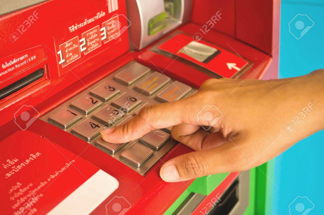 Atm の数字ボタンを押してください の写真素材 画像素材 Image