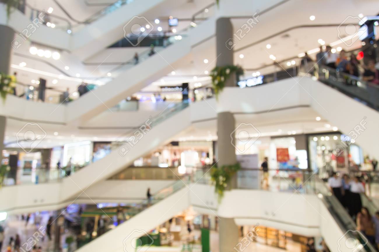 抽象は、ショッピング モールと背景の店舗内装をぼかし。 の写真素材 