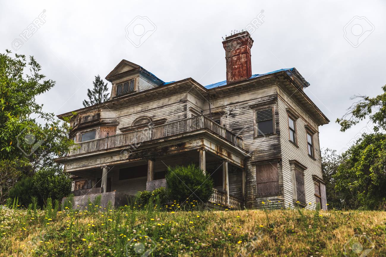 Grosses Altes Haus An Einem Dusteren Tag In Astoria Wa Das Haus