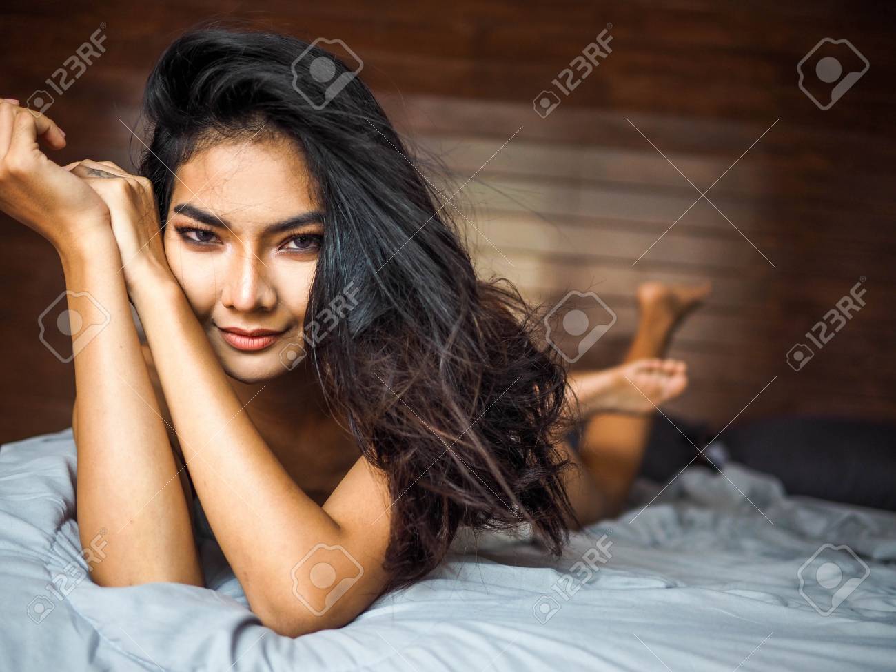 Lady in the Lake' Co-Stars Natalie Portman and Noah Jupe Bonded Over  Portman's 'Pretty F*cked Up' Sense of Humor, image size:1300x975